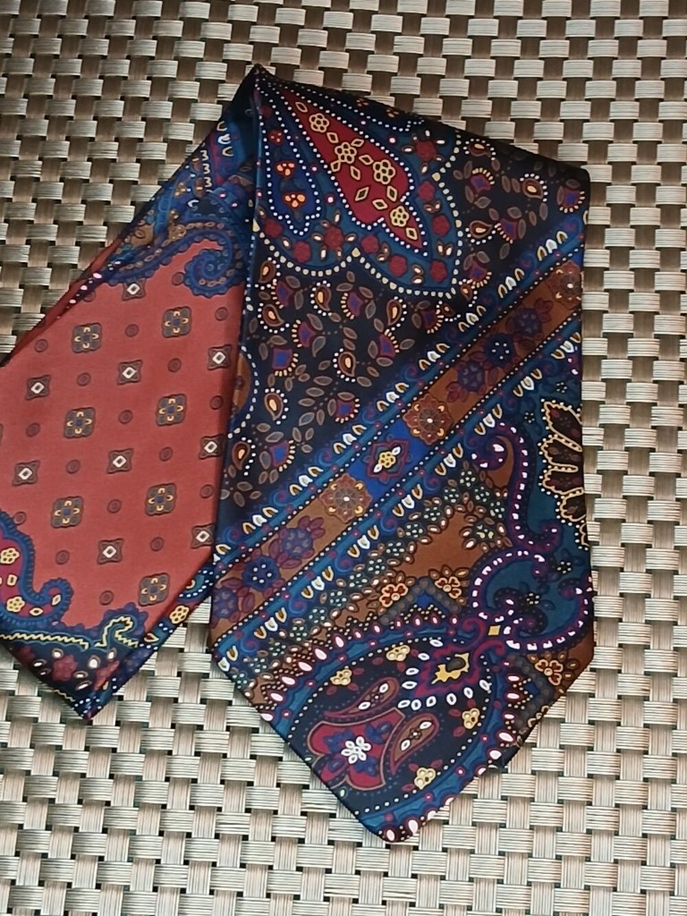 Brioni Luxury Silk Paisley intricate Design orange and Navy Tie (1196)